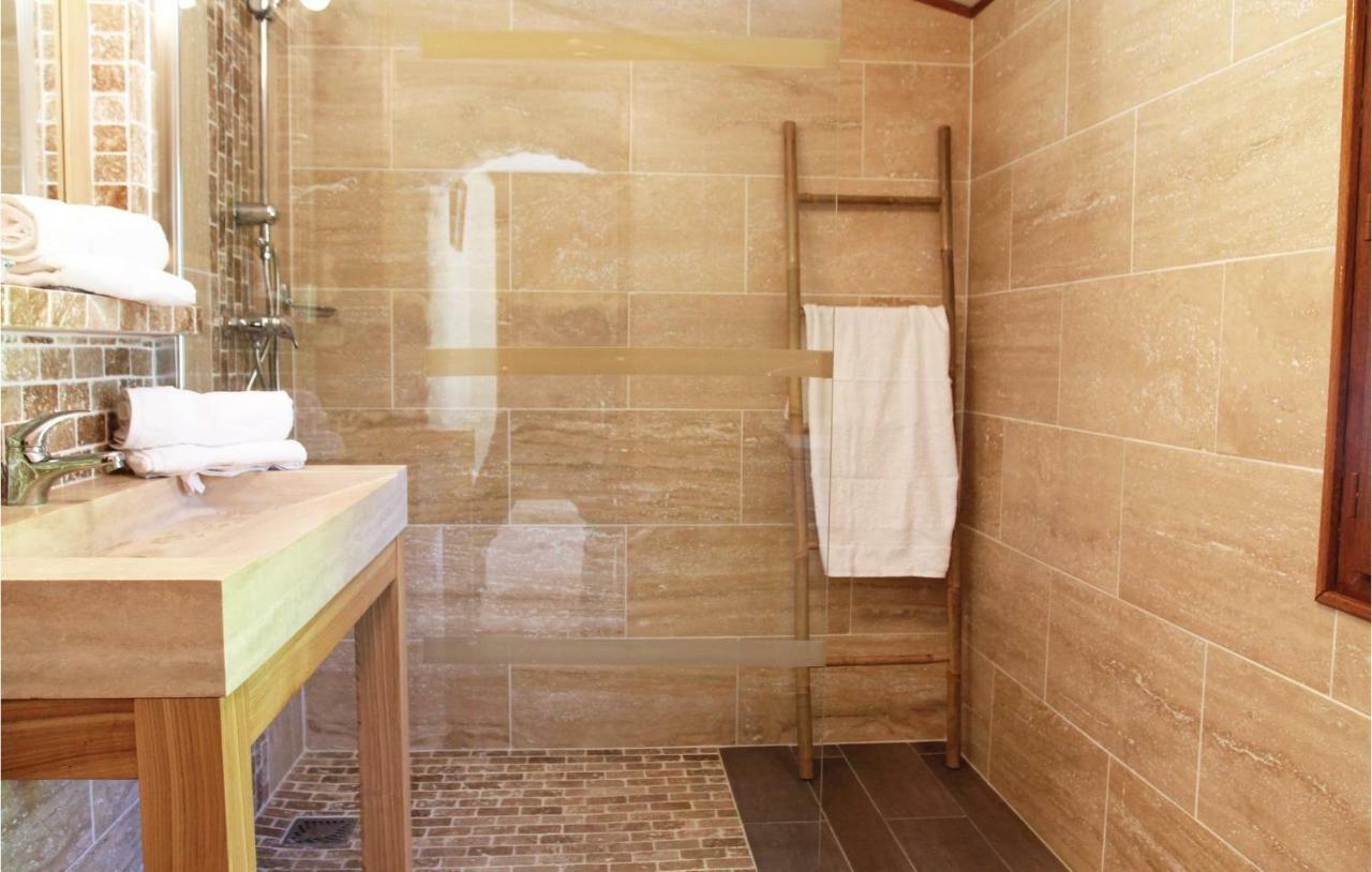 2 Bedroom Awesome Home In Sigoyer Экстерьер фото